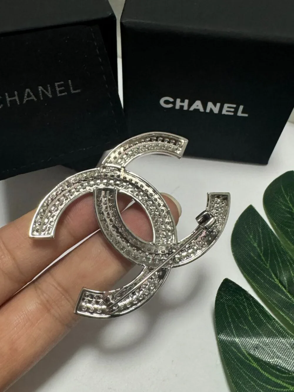 CHANEL - Picture 4 of 5